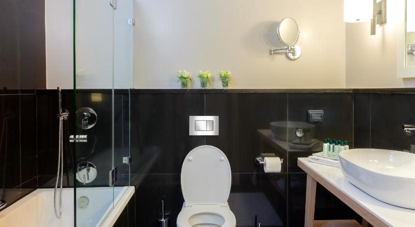 Image of Deluxe Suite 11