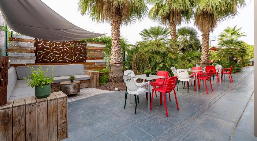 ibis Valencia Bonaire Airport Hotel photo