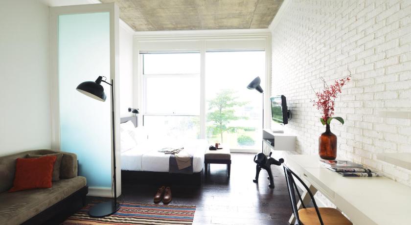 Image of Studio Queen Room 4