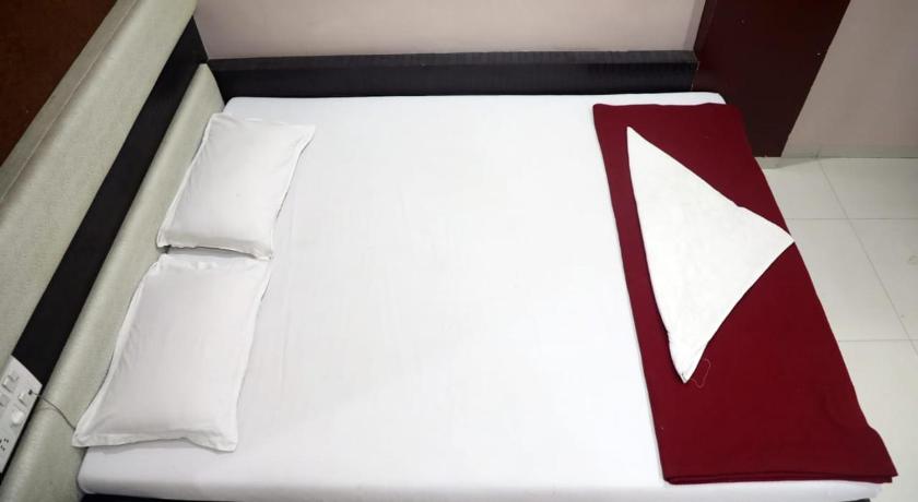 Hotel Sanket Regency, Miraj photo
