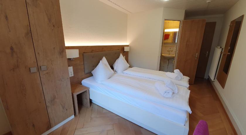 Image of Standard Twin Room 3