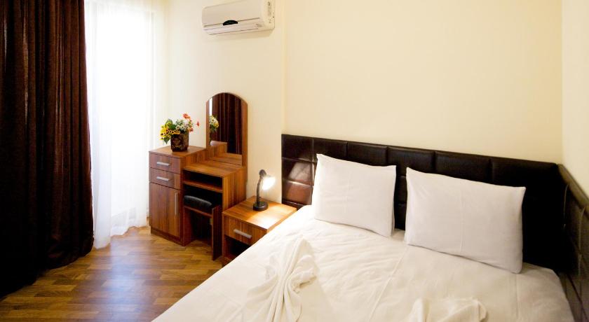 Hotel Golden Ina photo
