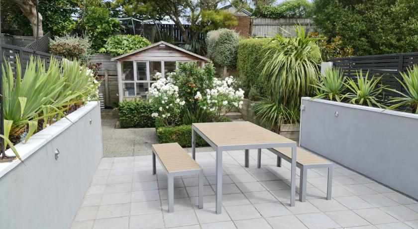U Suites Hataitai photo