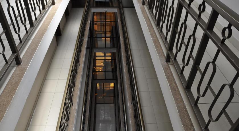 Rich Hotel photo