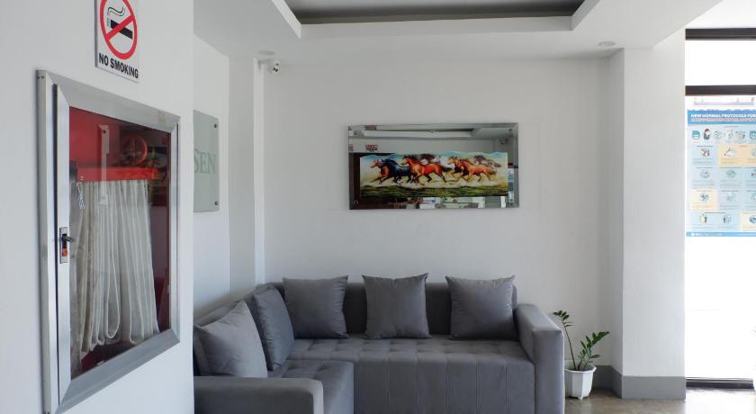 8 Zhensen Inn photo
