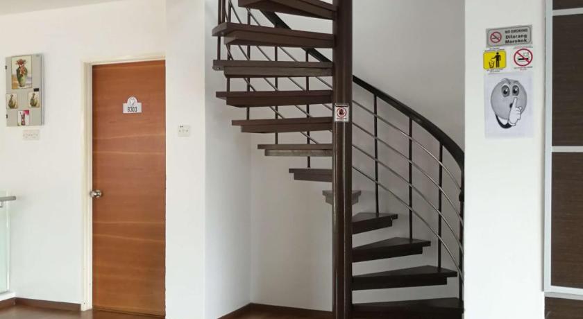 Image of Family Studio 7