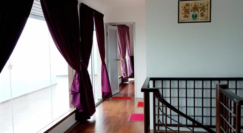 Image of Family Studio 5