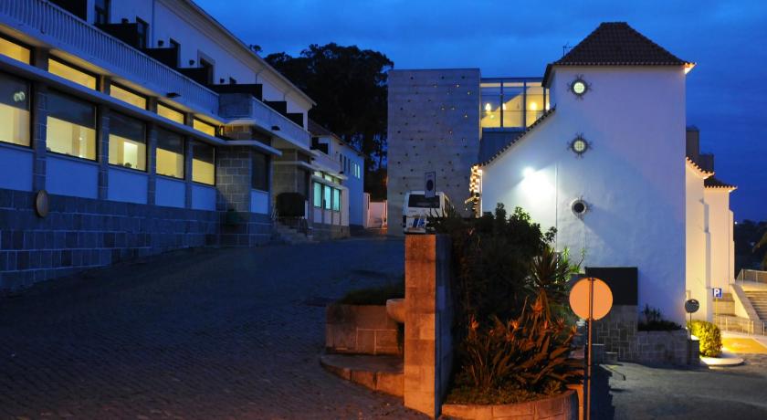 カルダス・ダ・ライーニャ INATEL Foz Do Arelho 3つ星 ホテル スイート