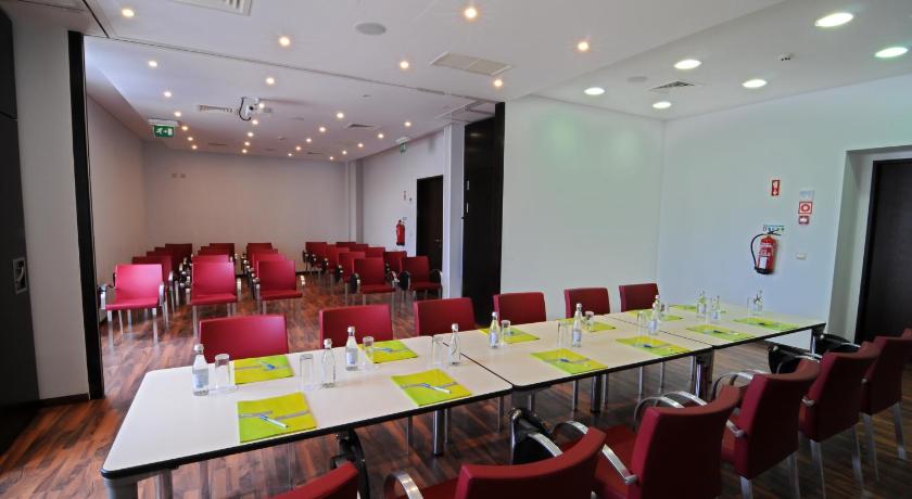 カルダス・ダ・ライーニャ INATEL Foz Do Arelho 3つ星 ホテル 眺望