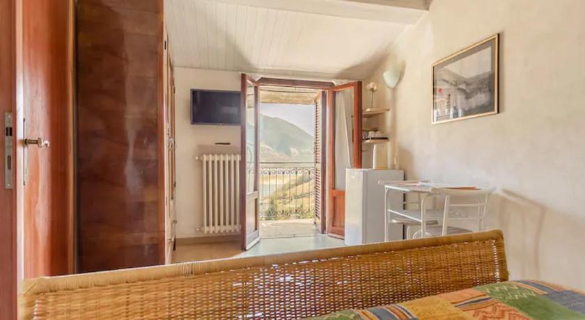 CASA CON TERRAZZI - 6posti 2stanze 2bagni - LAKEHOLIDAY IT
