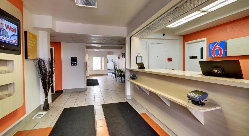 Motel 6-Altoona, IA - Des Moines East photo