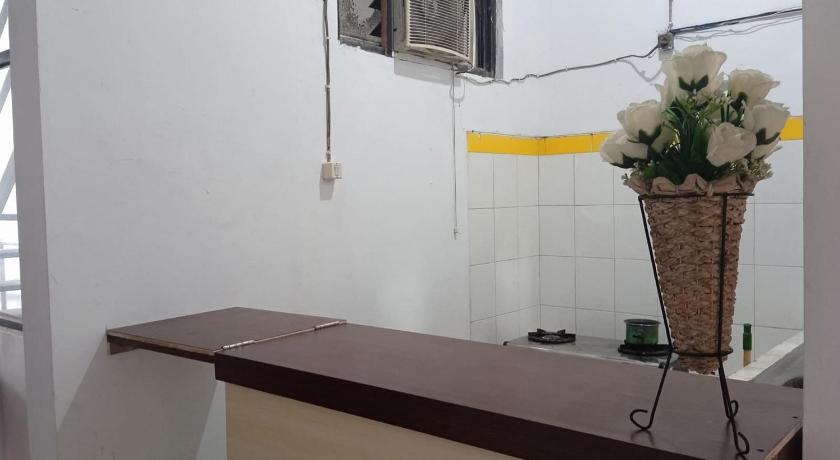 Gorland Hostel Syariah near GOR Satria Purwokerto RedPartner – Purwokerto, WI