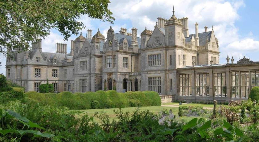 Stoke Rochford Hall