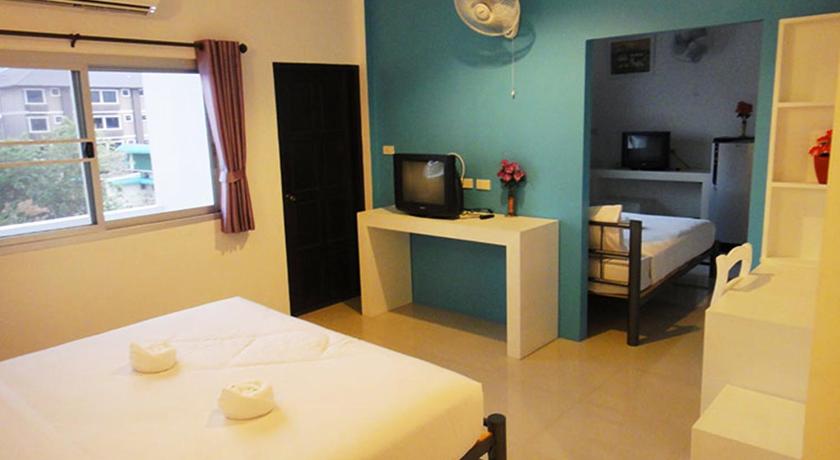 Image of Family Room (4 Adults) 1