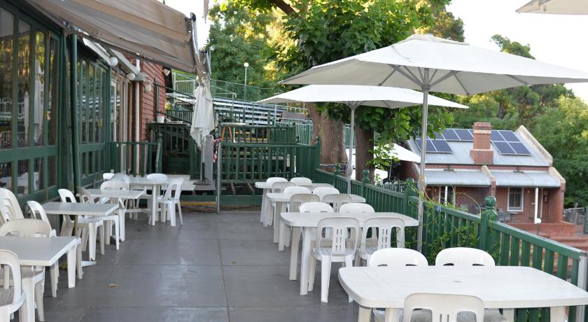 Mundaring Weir Hotel photo