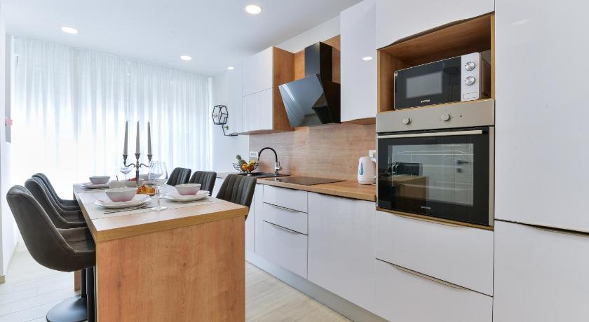 Zara Lumina Apartment photo