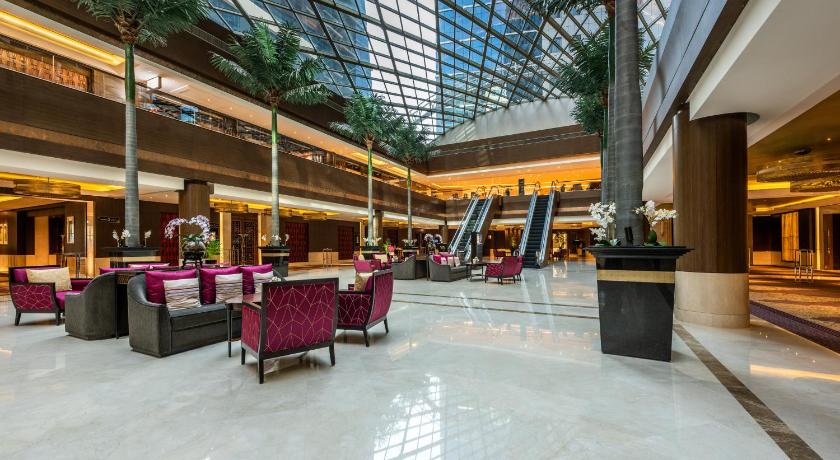 Dusit Thani Abu Dhabi - image 2