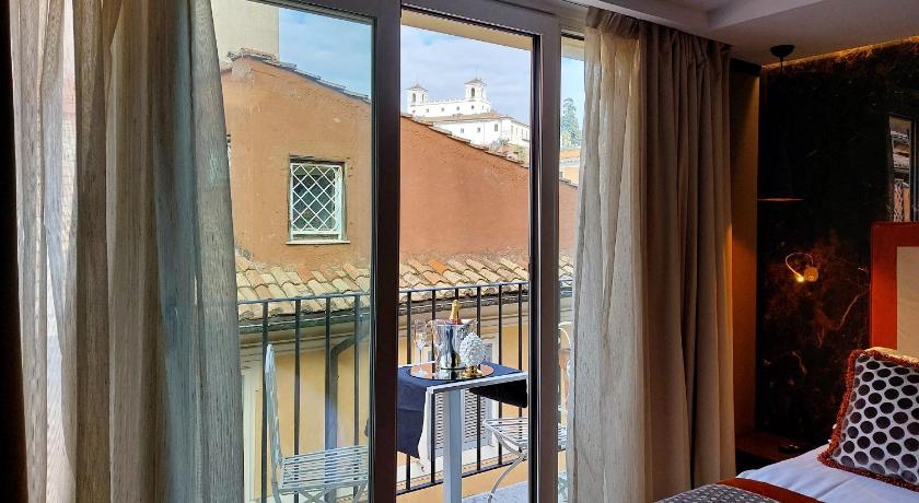 HELMIRAGE PIAZZA DI SPAGNA SUITE photo
