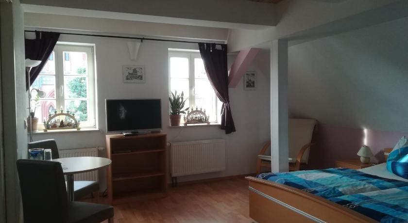 Pension & Ferienwohnung Zum Schmuckgiebel photo