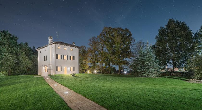 Monteborre — Hotel in Cento