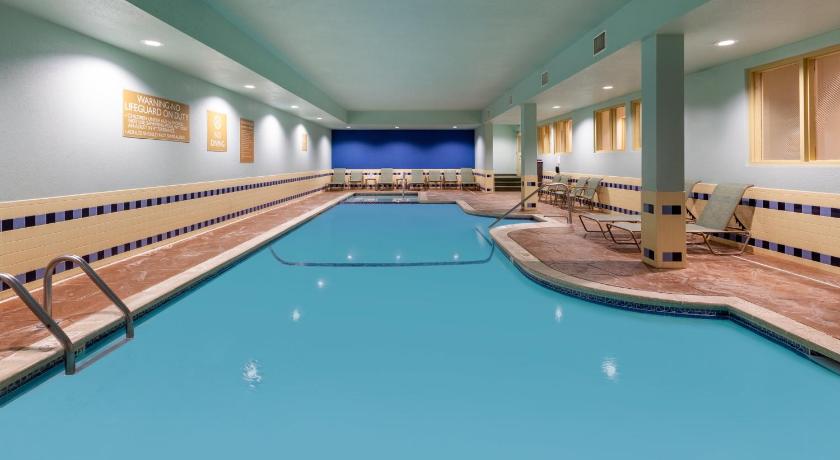 Candlewood Suites-West Springfield photo