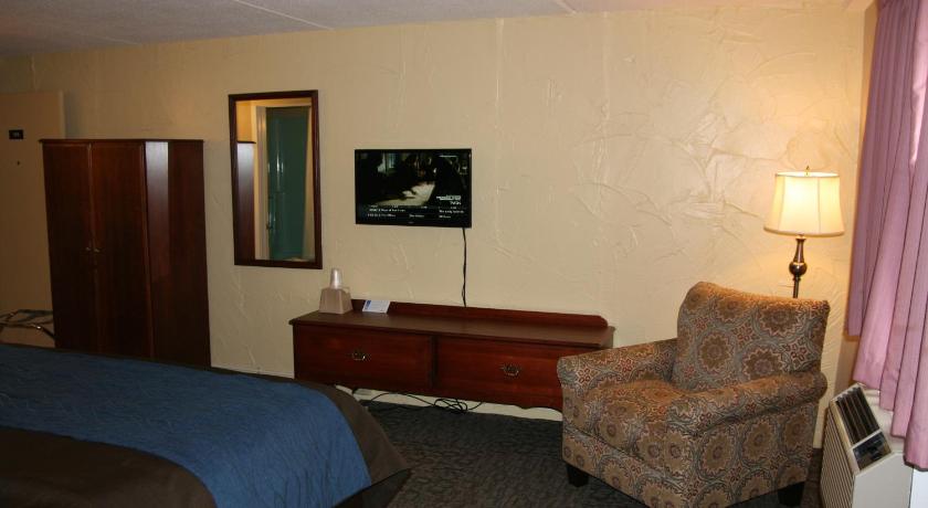 Bangor Inn & Suites photo