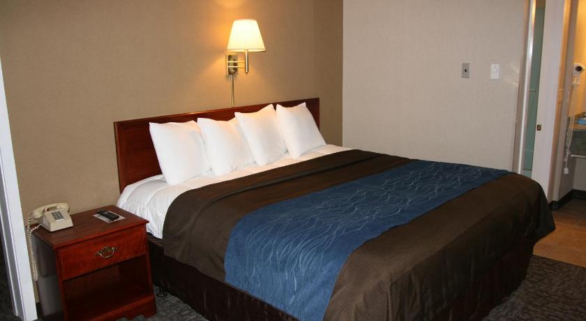 Bangor Inn & Suites photo