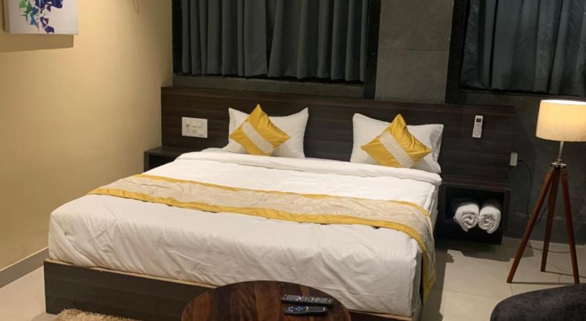 Hotel Padmawati Grand photo