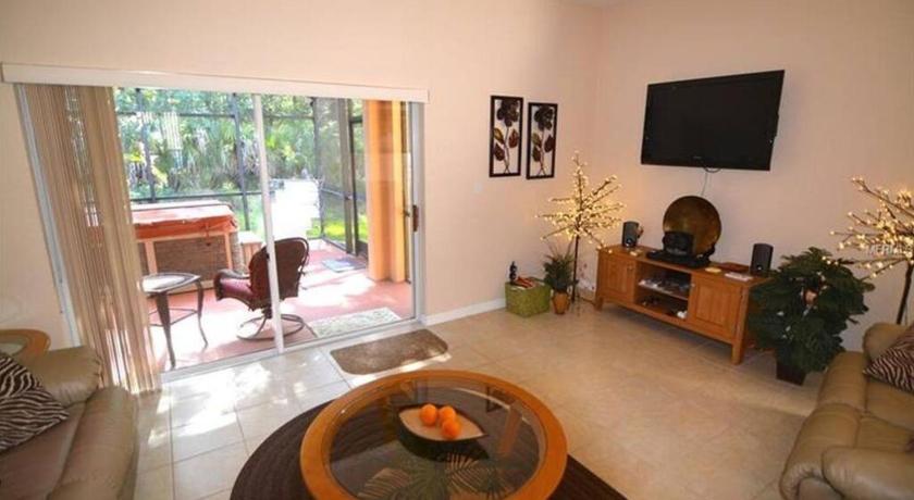 Bright &amp; Sunny 4 BR 4 Bath Home Near Attractions — Hotel in Orlando (FL)