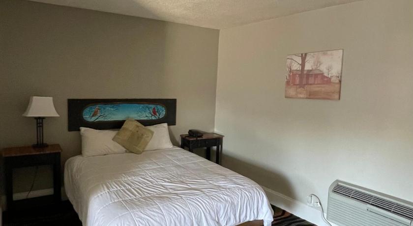 Image of Queen Room 1