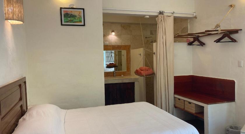 Image of Double Room with Two Double Beds and Garden View 5