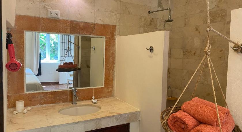 Image of Double Room with Two Double Beds and Garden View 2