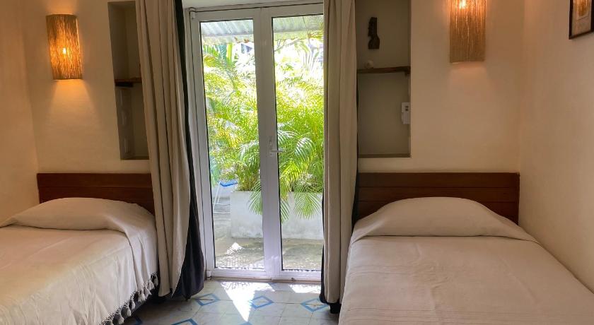 Image of Standard Twin Room 6