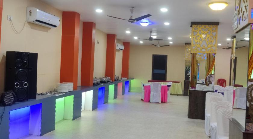 Matri Hotel & Banquets photo