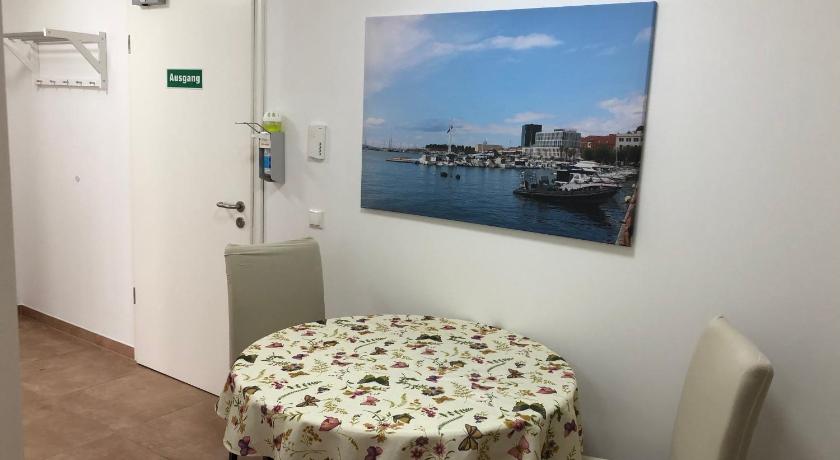 Vogtareuth Pension Chen mit 2 Schlafzimmern, EBK, separat Balkon 4-Star Single Room pool