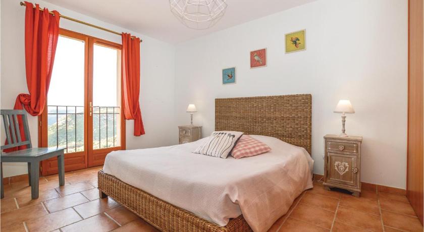 Awesome Home In Nessa With Wifi, Private Swimming Pool And Heated Swimming Pool photo