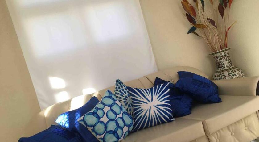 Blue Sky Apartments — Hotel in Oistins