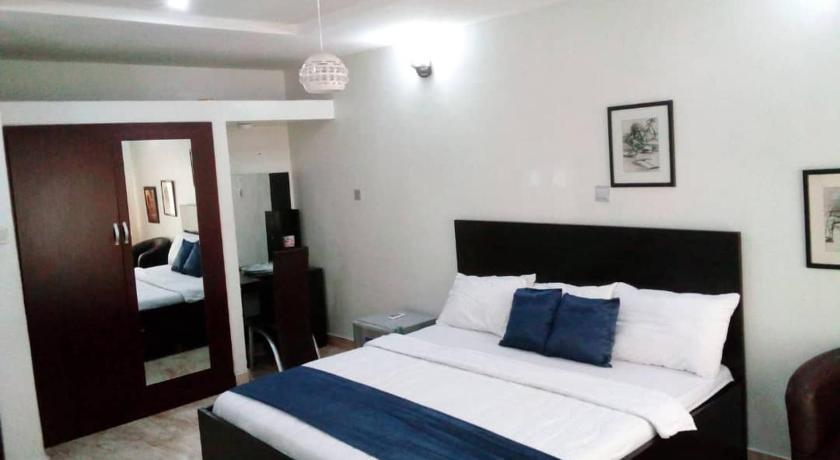 PhilBan Suites 1 — Hotel in Lagos