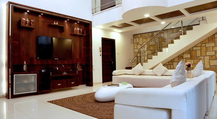 K D's villa photo