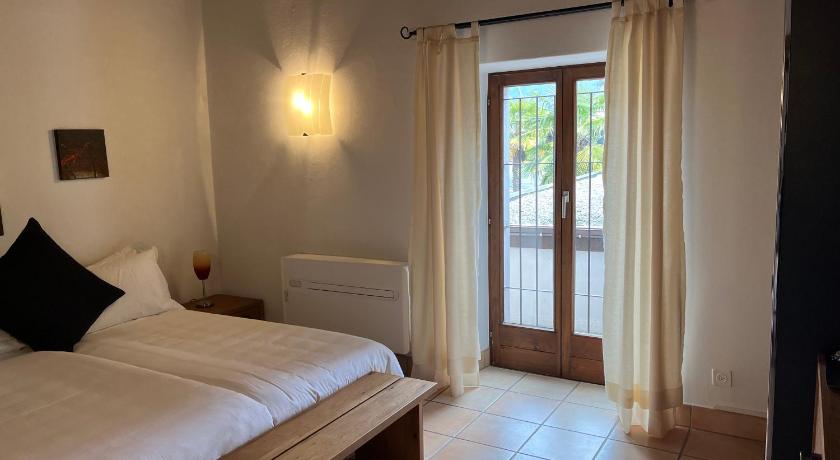 Image of Standard Twin Room 6
