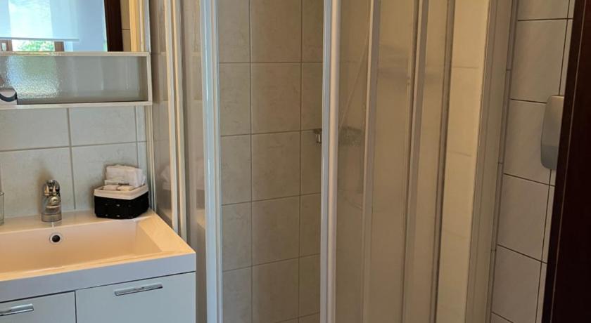 Image of Standard Twin Room 10