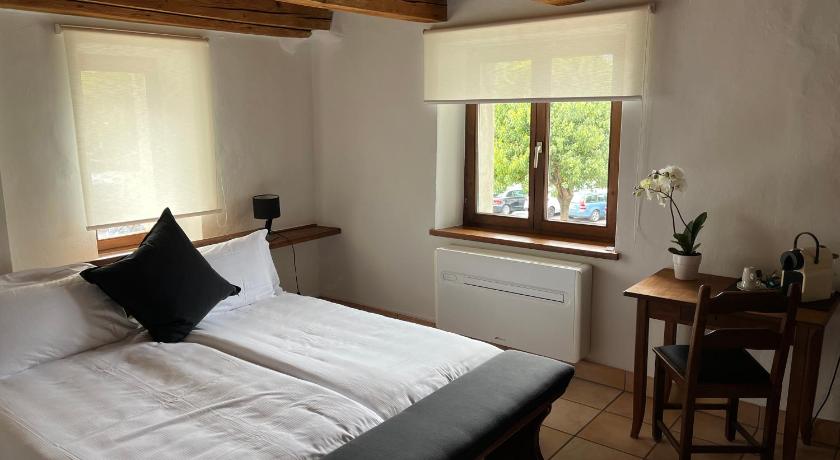 Image of Standard Twin Room 4