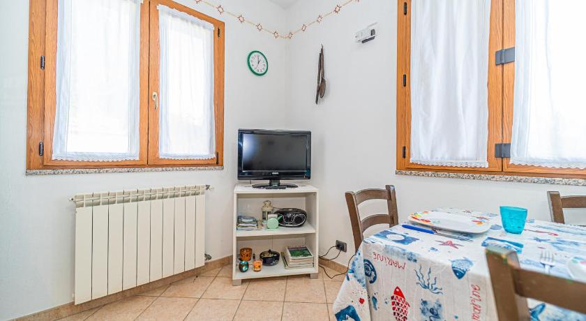 Apartment in villa 24 persons with large garden stella - image 24