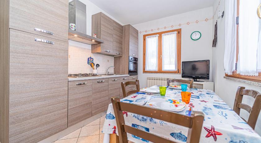 Apartment in villa 24 persons with large garden stella - image 4