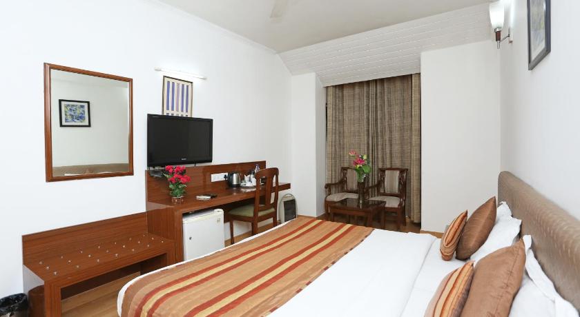 Hotel Windsor Castle Cyber City - image 19
