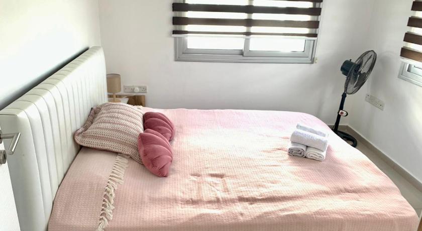 Beautiful One-Bedroom Apartment Lukomorye B6 photo