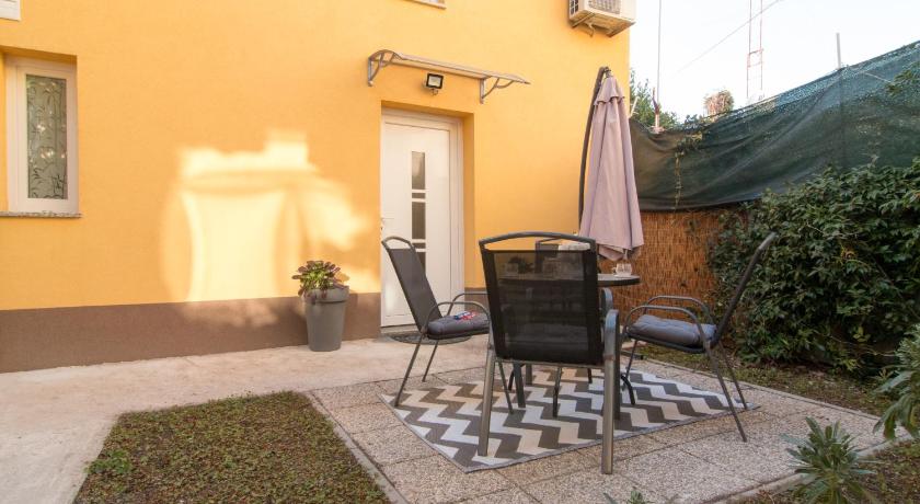 Moet with garden — Hotel in Pula