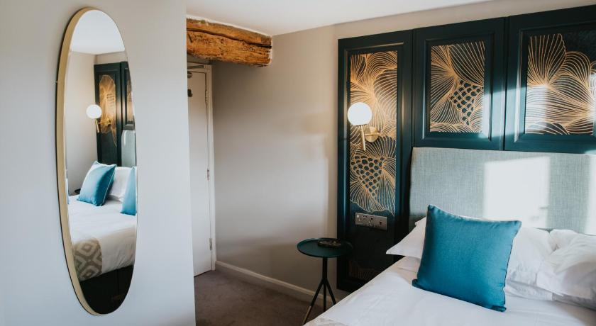 Buckfastleigh Furzeleigh Mill Inn Hotel restaurant