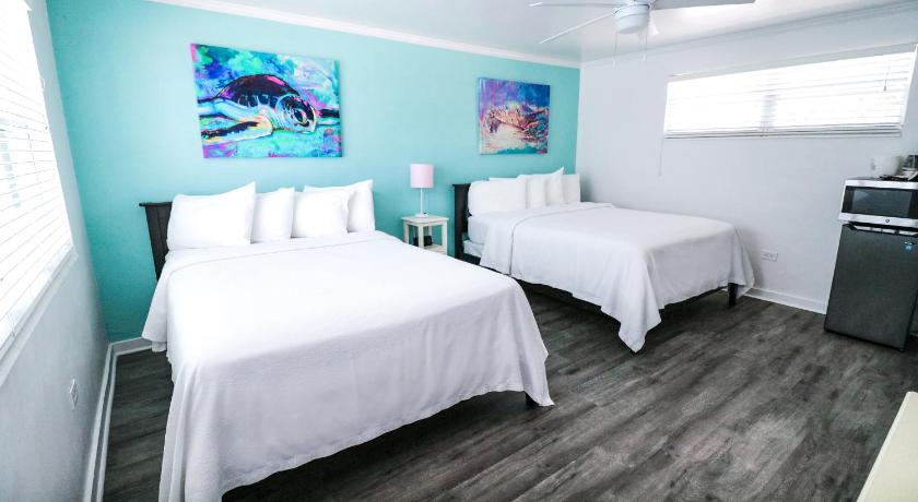 Standard Room - Double Queen, Drop Anchor Resort & Marina in Islamorada (FL)