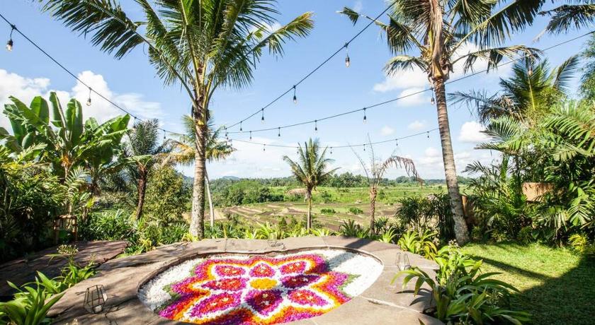 Magic Hills Bali - Angel House Magical Eco Lodge photo